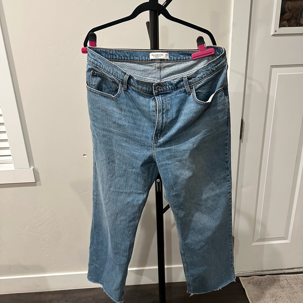 Abercrombie & Fitch Light Blue Cropped Jeans
